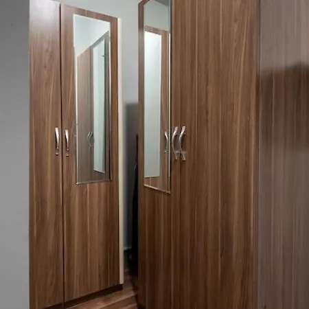 Apartmán Cozy & Peaceful 2br Apt. W/ Balcony Near Taksim