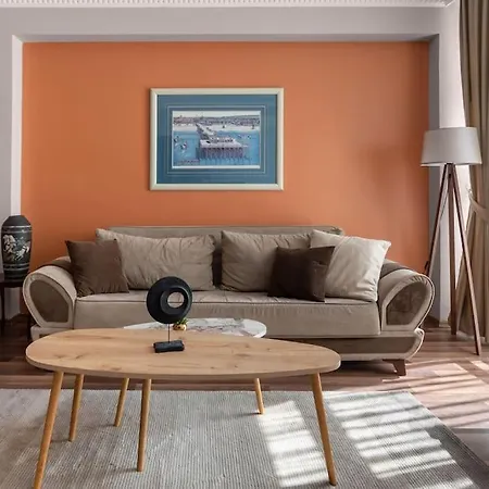 Apartamento Cozy & Peaceful 2br Apt. W/ Balcony Near Taksim