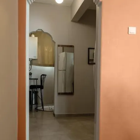 Cozy & Peaceful 2br Apt. W/ Balcony Near Taksim *